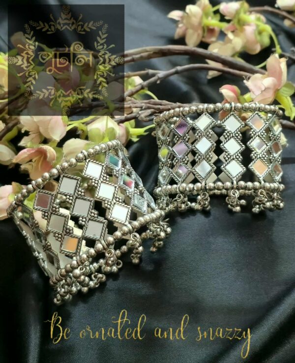 Silver/Antique Bracelet