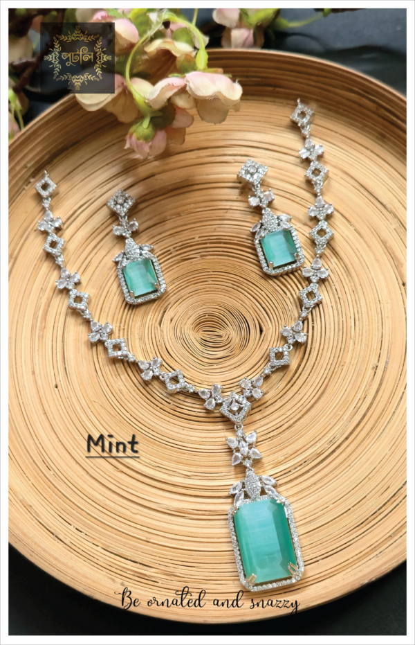 Diamond Cut Neckpiece