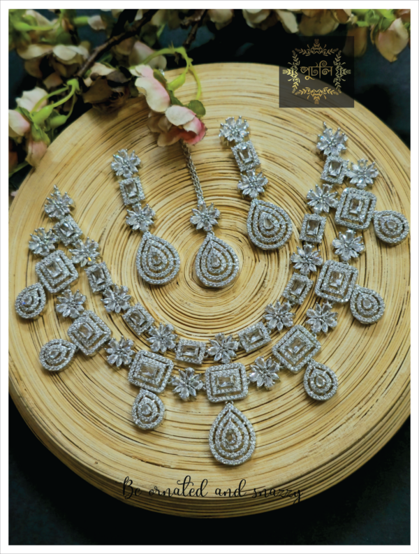 Diamond Cut Neckpiece