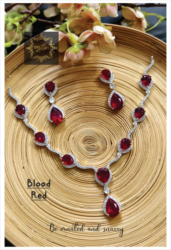 Diamond Cut Neckpiece