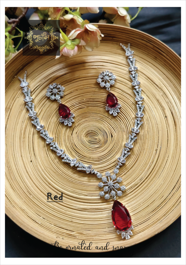 Diamond Cut Neckpiece