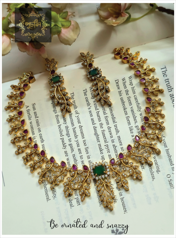 Diamond Cut Neckpiece