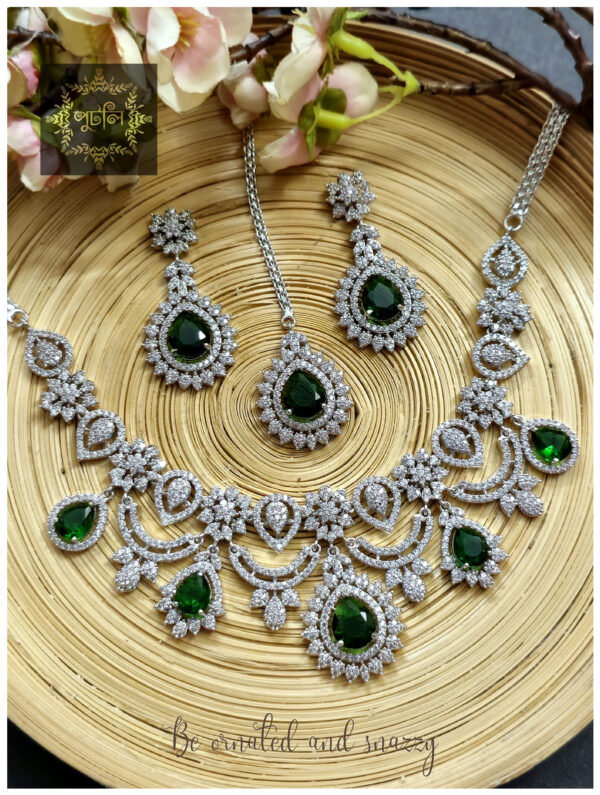 Diamond Cut Neckpiece