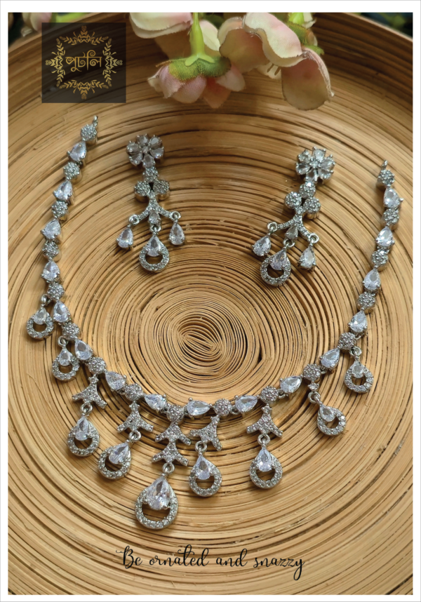 Diamond Cut Neckpiece