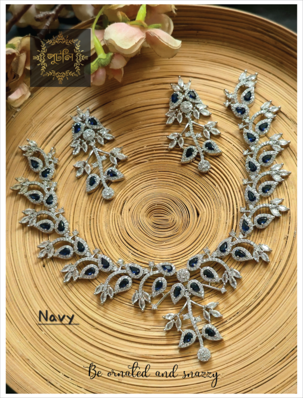 Diamond Cut Neckpiece