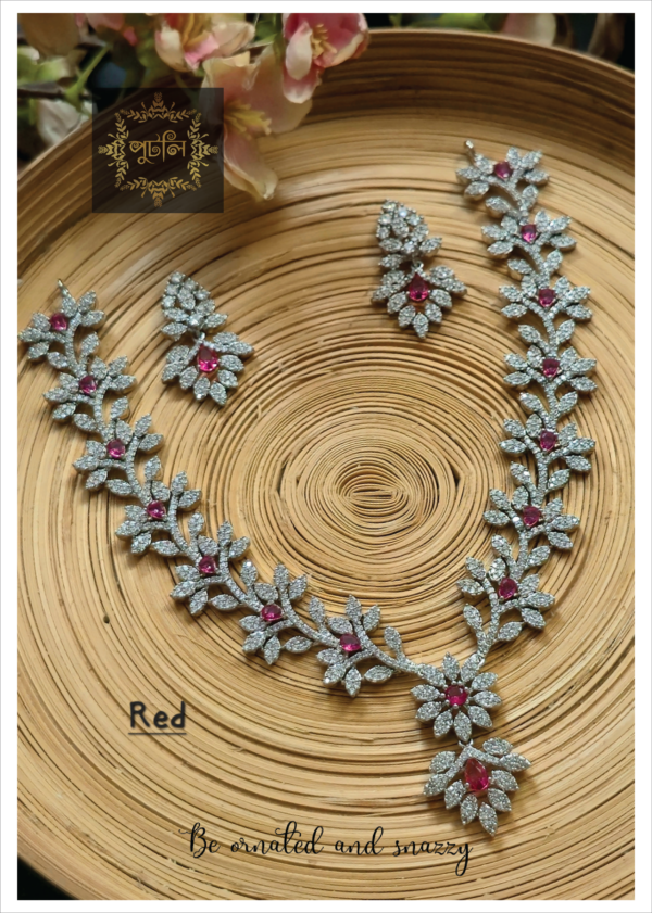 Diamond Cut Neckpiece