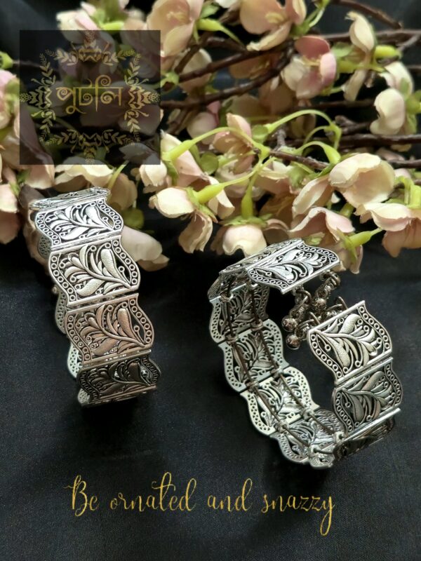 Silver/Antique Bracelet