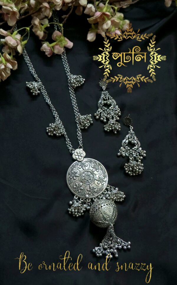 Silver/Antique Sita