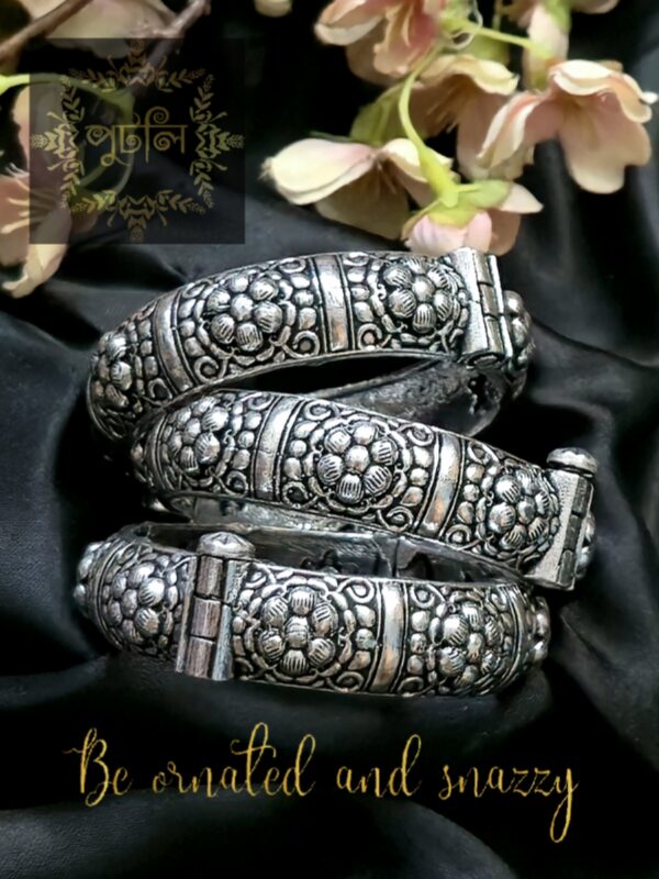 Silver/Antique Chur