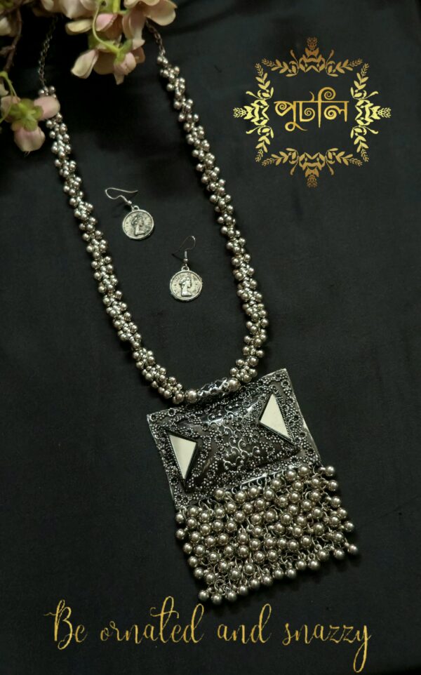 Silver/Antique Sita