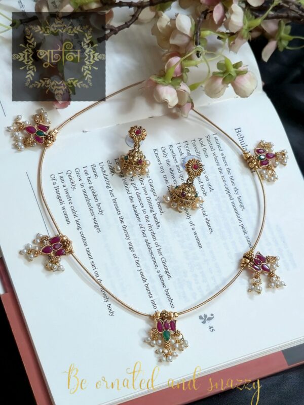 Rajwadi/Matte polish Choker Neckpiece