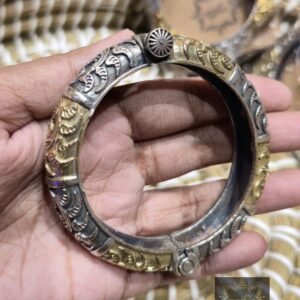 Silver / Antique Chur